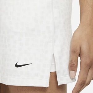 NEW NEVER WORN Nike Golf Skort